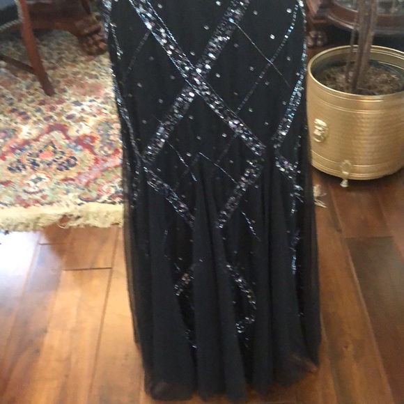 Adrianna Papell beaded black gown size 6 - Picture 3 of 10